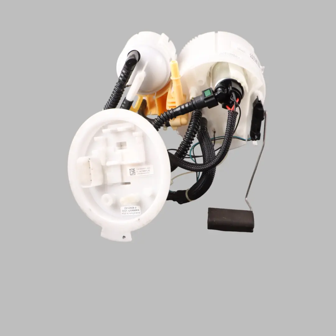 S63M Petrol Fuel Pump Level Control Sensor Right O/S Unit to BMW M5 F90 with Part number 7856997 BMW M5 F90 S63M Petrol Fuel Pump Level Control Sensor Right O/S Unit - SKU 7856997 - Part number 7856997