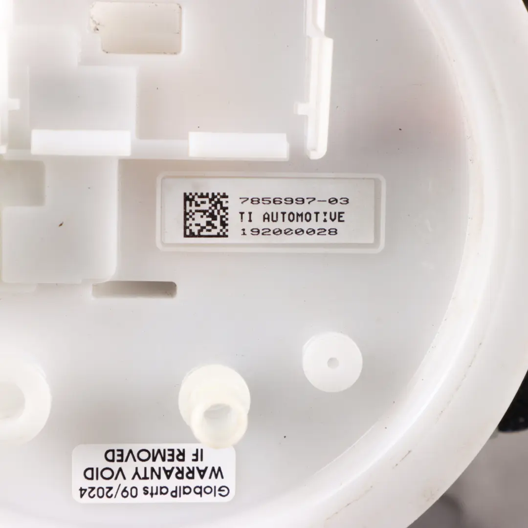 S63M Petrol Fuel Pump Level Control Sensor Right O/S Unit to BMW M5 F90 with Part number 7856997 BMW M5 F90 S63M Petrol Fuel Pump Level Control Sensor Right O/S Unit - SKU 7856997 - Part number 7856997