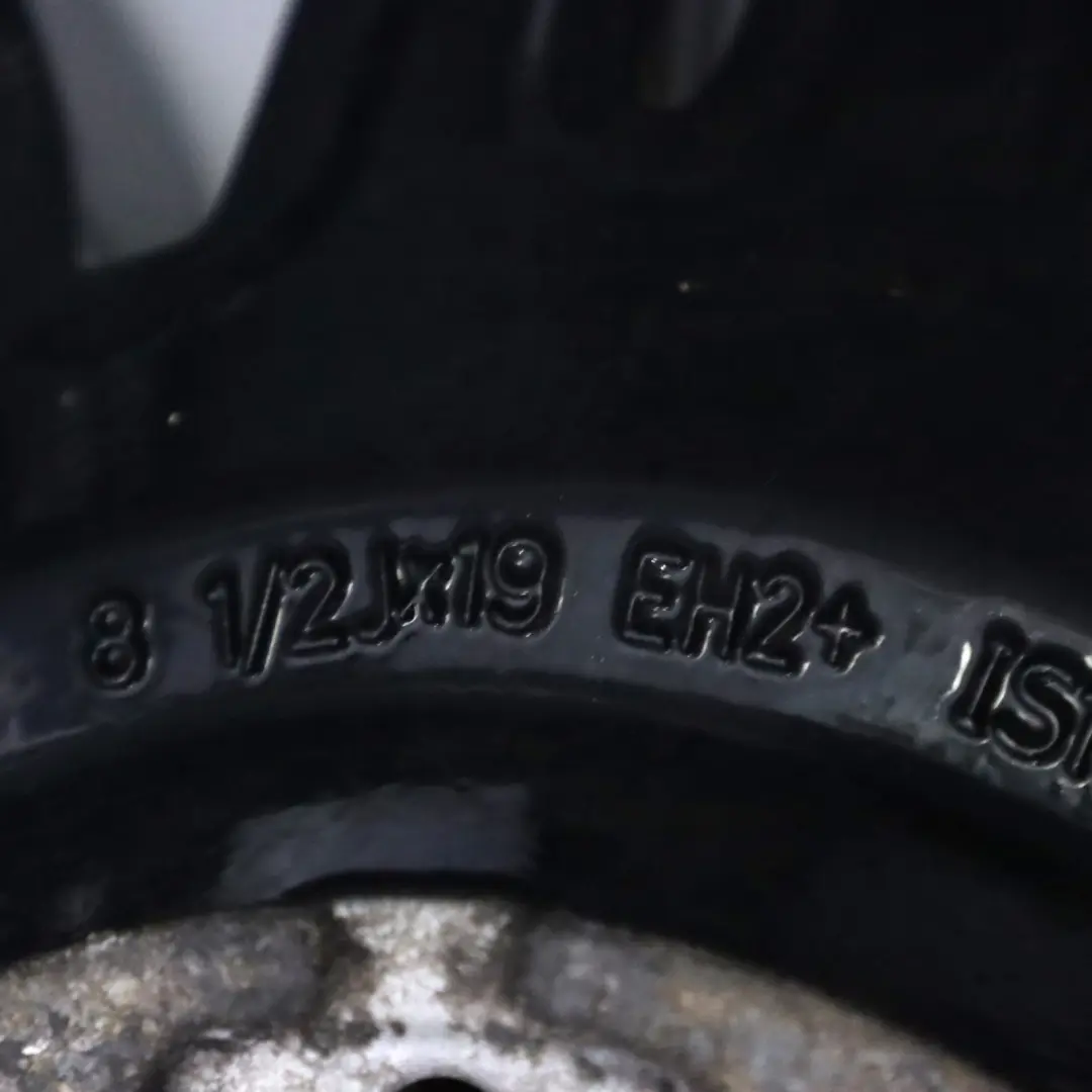 Jante roue avant alliage 19" 8,5J ET:18 M Double rayon 172 pour BMW E60 E61 à propos du numéro de pièce 8036948 BMW E60 E61 Jante roue avant alliage 19" 8,5J ET:18 M Double rayon 172 - SKU 8036948-9 - Numéro de pièce 8036948