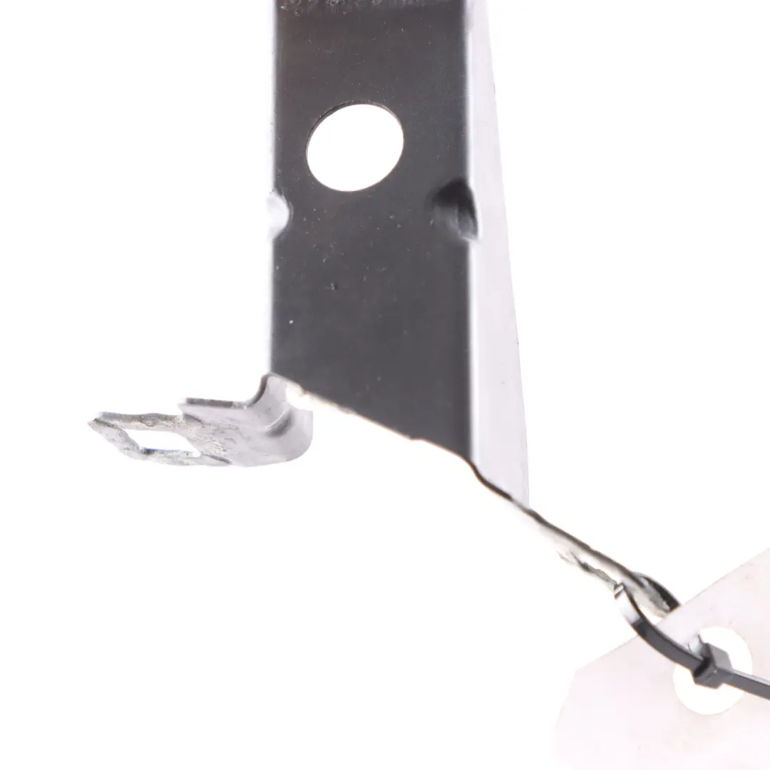 Soporte montaje guardabarros delantero izquierdo gris B39 para BMW F30 con número de pieza 8066937 BMW F30 Soporte montaje guardabarros delantero izquierdo gris B39 - SKU 8066937-MG - Número de pieza 8066937