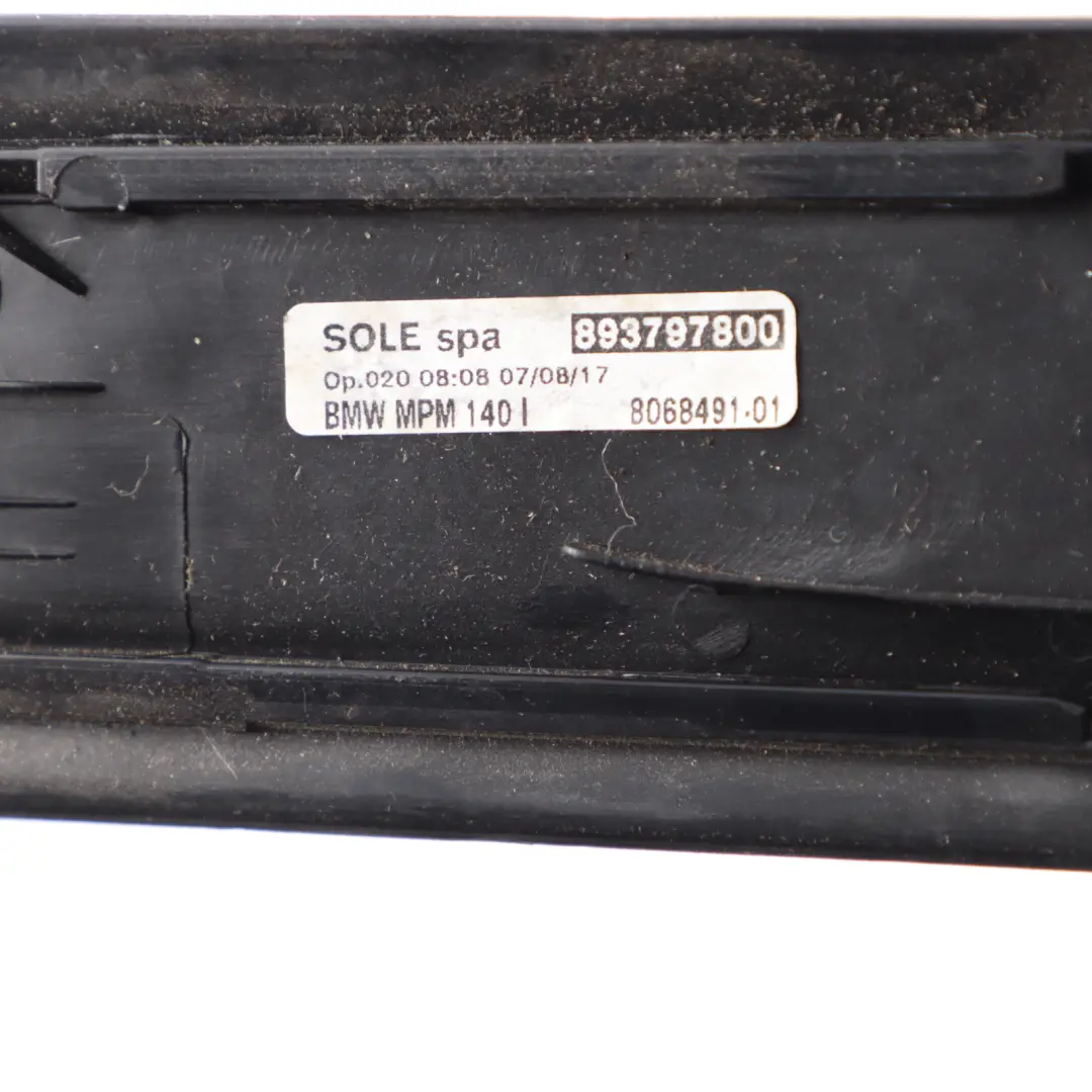 M140i Striscia Di Copertura Soglia Porta Sinistra Destra Set per BMW F21 LCI con numero di parte 8068491 BMW F21 LCI M140i Striscia Di Copertura Soglia Porta Sinistra Destra Set - SKU 8068491 - Numero di parte 8068491