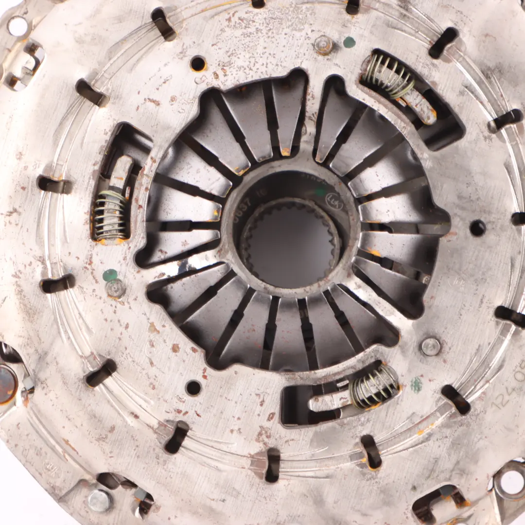 N47N N47S1 Diesel Clutch Plate Disc Parts Kit Set to BMW X1 E84 F20 F30 with Part number 8631808 BMW X1 E84 F20 F30 N47N N47S1 Diesel Clutch Plate Disc Parts Kit Set - SKU 8631808 - Part number 8631808