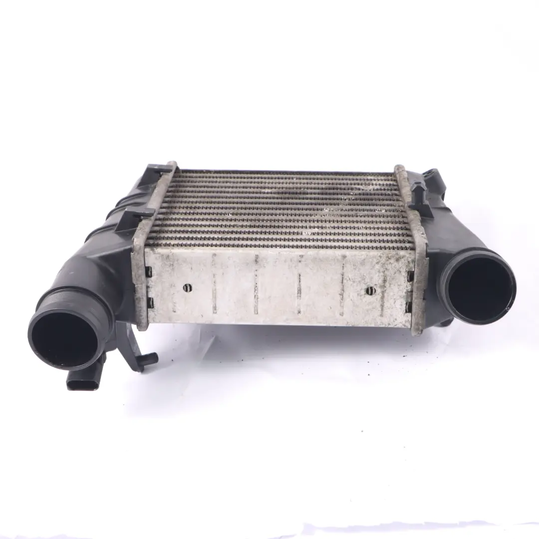 Audi A4 B7 Carga de Aire Intercooler Radiador Turbo Izquierdo - SKU 8E0145805T - Número de pieza 8E0145805T