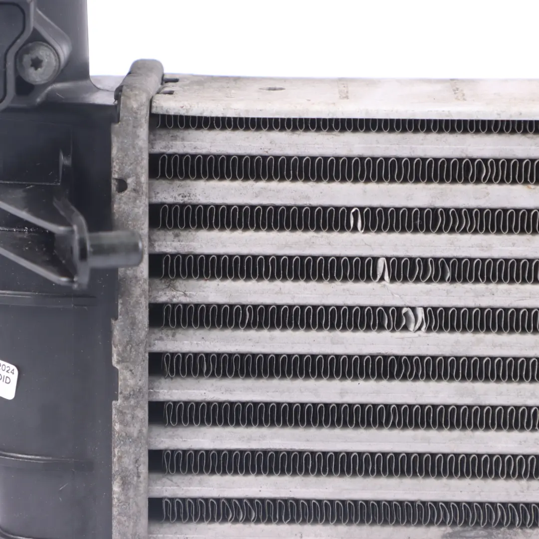 Audi A4 B7 Chłodnica Powietrza Doładowania Lewa Intercooler - SKU 8E0145805T - Numer Części 8E0145805T