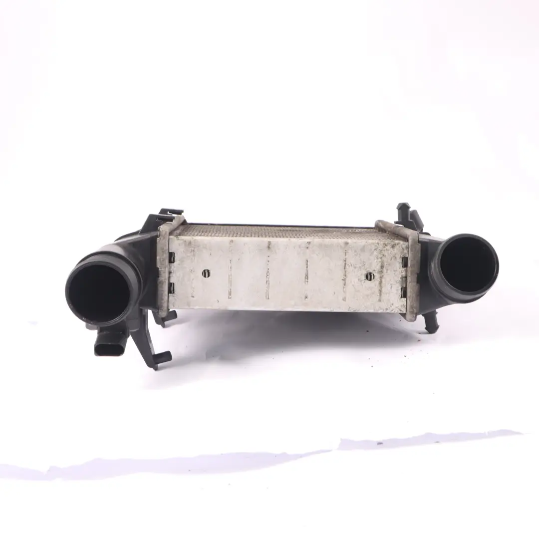Audi A4 B7 Chłodnica Powietrza Doładowania Lewa Intercooler - SKU 8E0145805T - Numer Części 8E0145805T