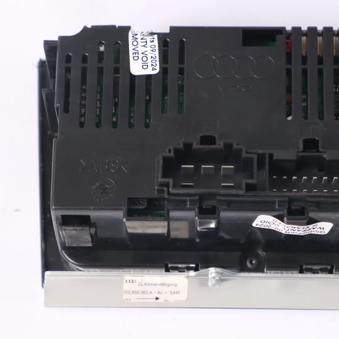 Audi A4 B7 Chauffage Climatisation Unité Panneau - SKU 8E0820043AJ - Numéro de pièce 8E0820043AJ