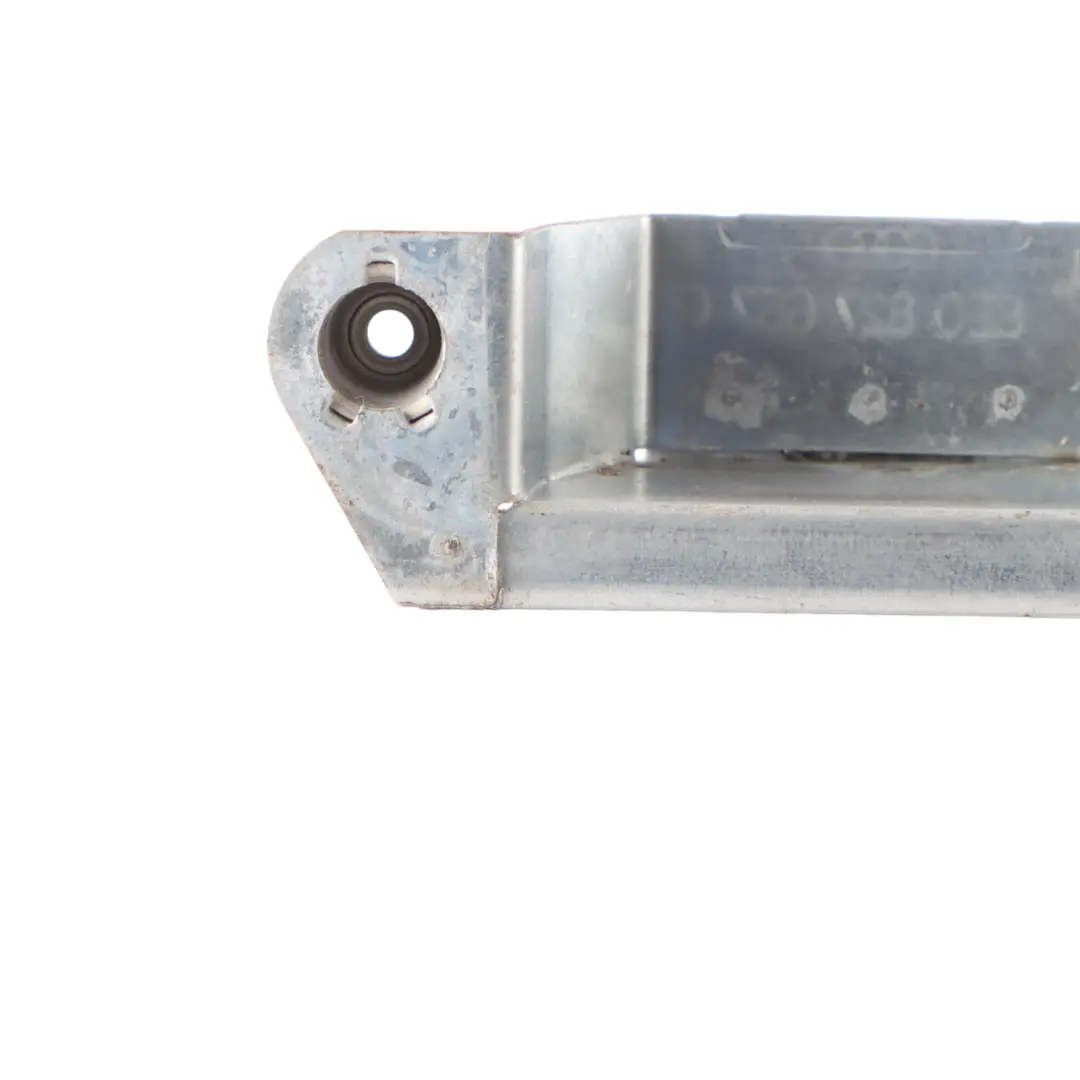 Skoda Octavia II Retención Embellecedor Soporte Trasero Izquierdo - SKU 8E0827657G - Número de pieza 8E0827657G