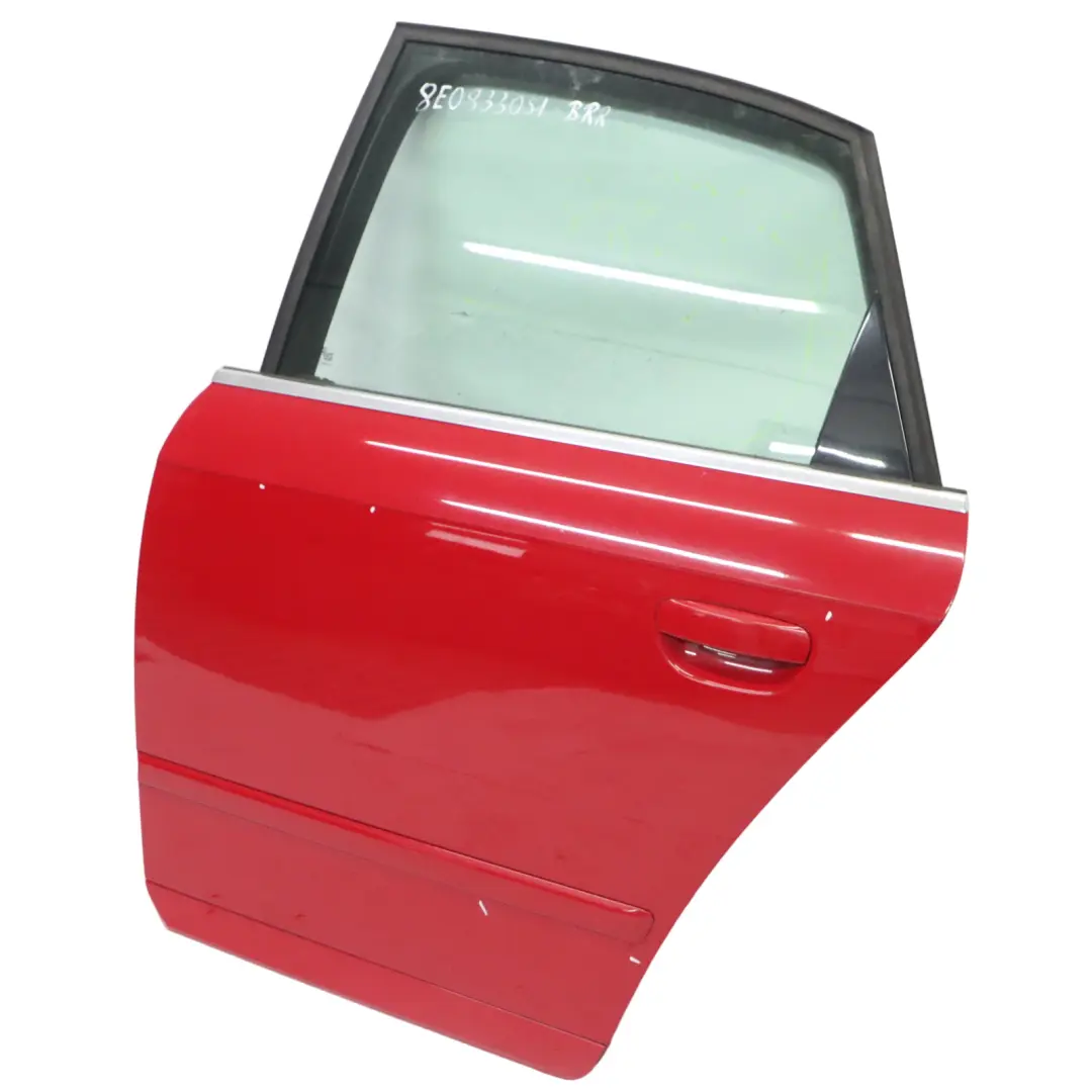 Porta Posteriore Sinistra Brilliant Red Rosso - Y3J per Audi A4 B7 Avant con numero di parte 8E0833051J Audi A4 B7 Avant Porta Posteriore Sinistra Brilliant Red Rosso - Y3J - SKU 8E0833051J-BRR - Numero di parte 8E0833051J