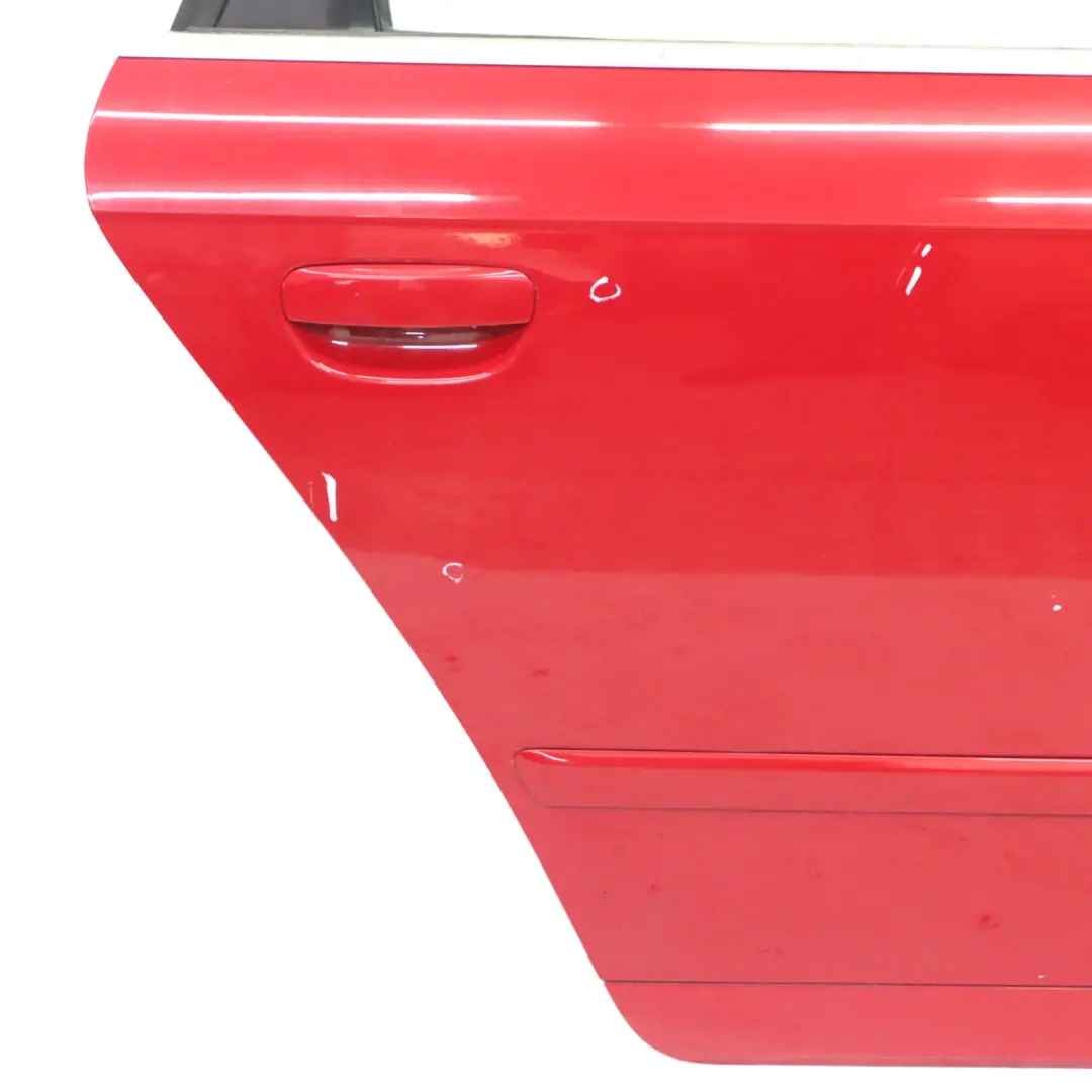 Audi A4 B7 Avant Porte Arrière Droite Brilliant Red Rouge - Y3J - SKU 8E0833052J-BRR - Numéro de pièce 8E0833052J