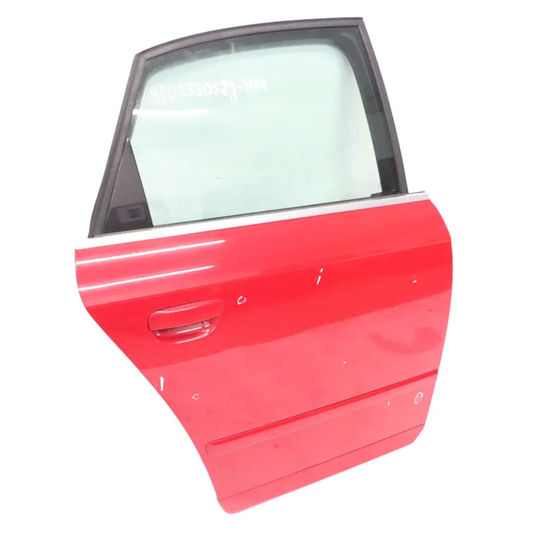 Drzwi Prawe Tylne Brilliant Red - Y3J do Audi A4 B7 Avant o numerze 8E0833052J Audi A4 B7 Avant Drzwi Prawe Tylne Brilliant Red - Y3J - SKU 8E0833052J-BRR - Numer Części 8E0833052J