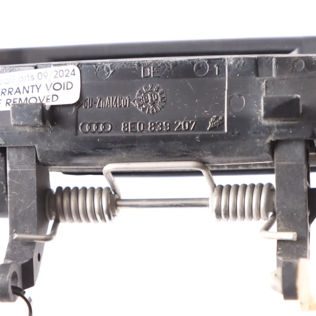 Audi A3 8P Maniglia sostegno per portiera posteriore destra esterna grigio X7Z - SKU 8E0839207-DGM - Numero di parte 8E0839207