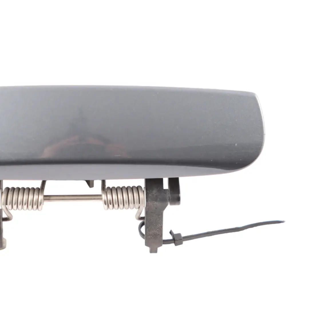 Poignée de porte arrière droite extérieur Gris dauphin X7Z pour Audi A3 8P à propos du numéro de pièce 8E0839207 Audi A3 8P Poignée de porte arrière droite extérieur Gris dauphin X7Z - SKU 8E0839207-DGM - Numéro de pièce 8E0839207