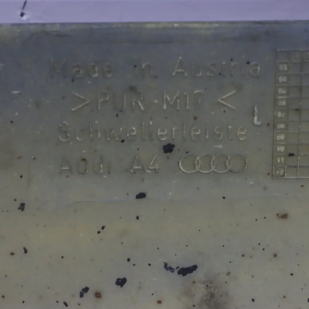 Gonna Laterale Sinistra Davanzale Pannello Brilliant Red Y3J per Audi A4 B7 con numero di parte 8E0853859 Audi A4 B7 Gonna Laterale Sinistra Davanzale Pannello Brilliant Red Y3J - SKU 8E0853859-BRR - Numero di parte 8E0853859