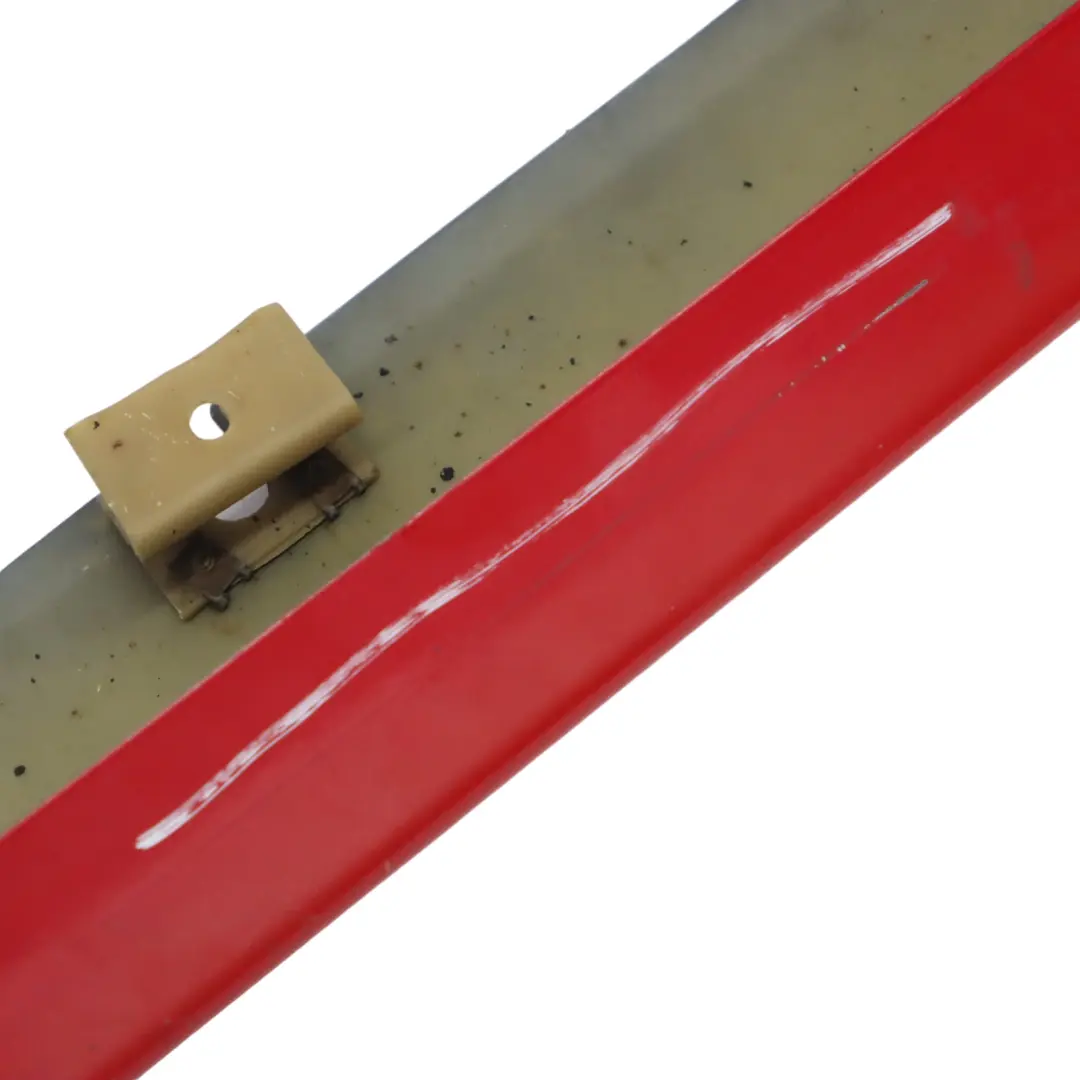 Panneau Latérale Recouvrement Seuil Gauche Brilliant Red Y3J pour Audi A4 B7 à propos du numéro de pièce 8E0853859 Audi A4 B7 Panneau Latérale Recouvrement Seuil Gauche Brilliant Red Y3J - SKU 8E0853859-BRR - Numéro de pièce 8E0853859