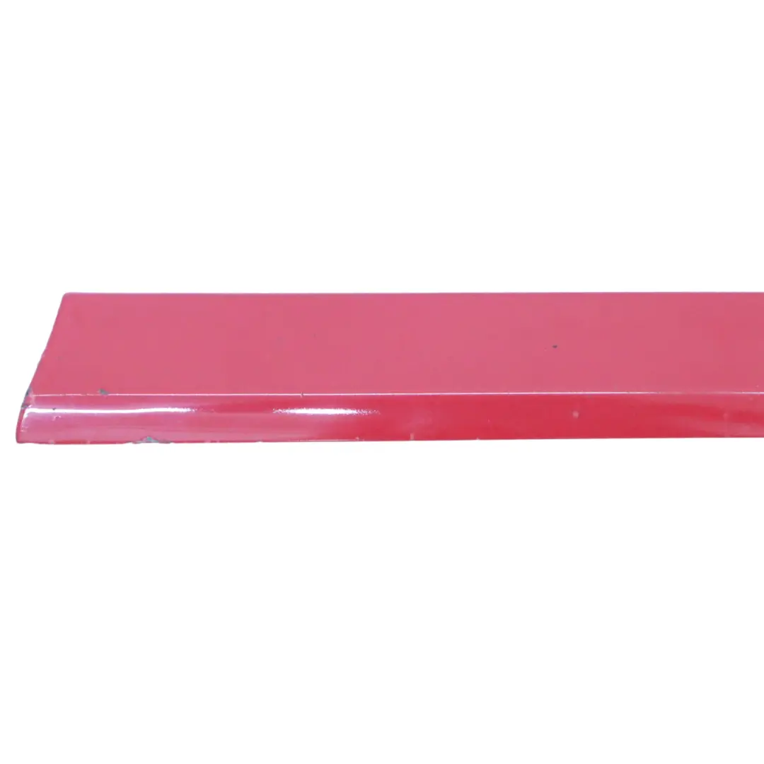Faldón lateral Cubre Umbral Panel Derecho Brilliant Red - Y3J para Audi A4 B7 con número de pieza 8E0853960E Audi A4 B7 Faldón lateral Cubre Umbral Panel Derecho Brilliant Red - Y3J - SKU 8E0853960E-BRR - Número de pieza 8E0853960E