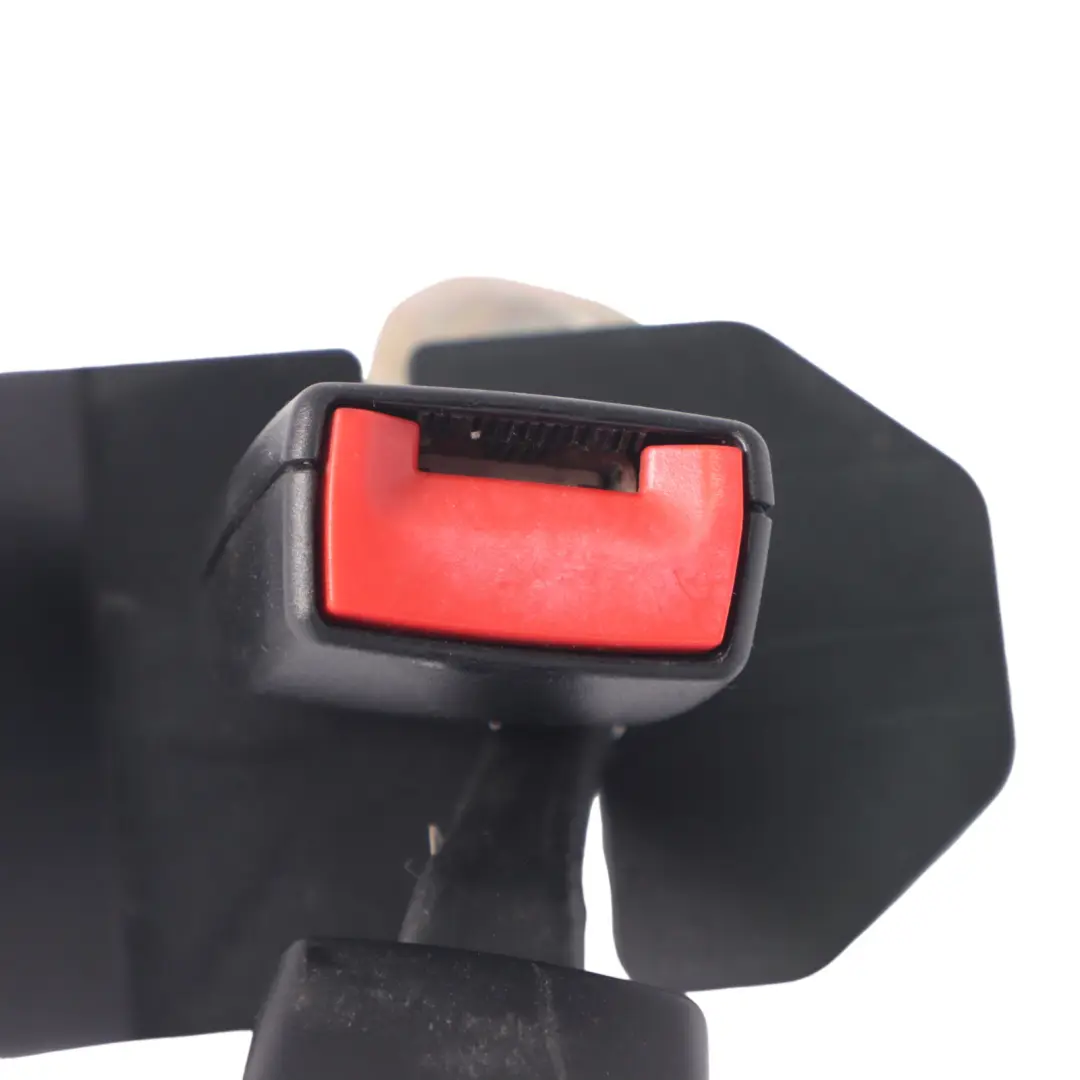 Doble cinturón seguridad bloqueo hebilla trasera izquierda para Audi A4 B7 con número de pieza 8E0857739 Audi A4 B7 Doble cinturón seguridad bloqueo hebilla trasera izquierda - SKU 8E0857739 - Número de pieza 8E0857739