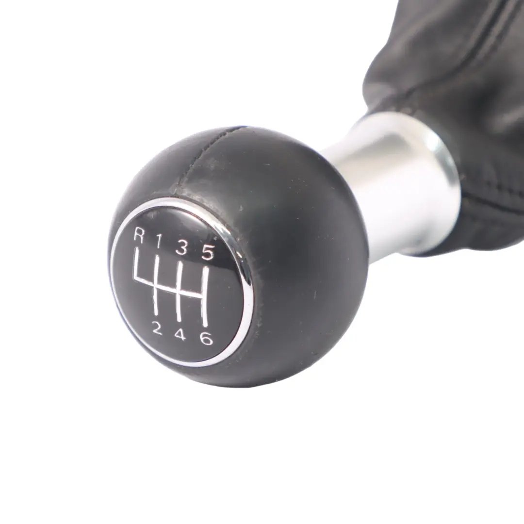 Pomo de la palanca de cambios de 6 velocidades de cuero para Audi A4 B7 con número de pieza 8E0863278DE Audi A4 B7 Pomo de la palanca de cambios de 6 velocidades de cuero - SKU 8E0863278DE - Número de pieza 8E0863278DE
