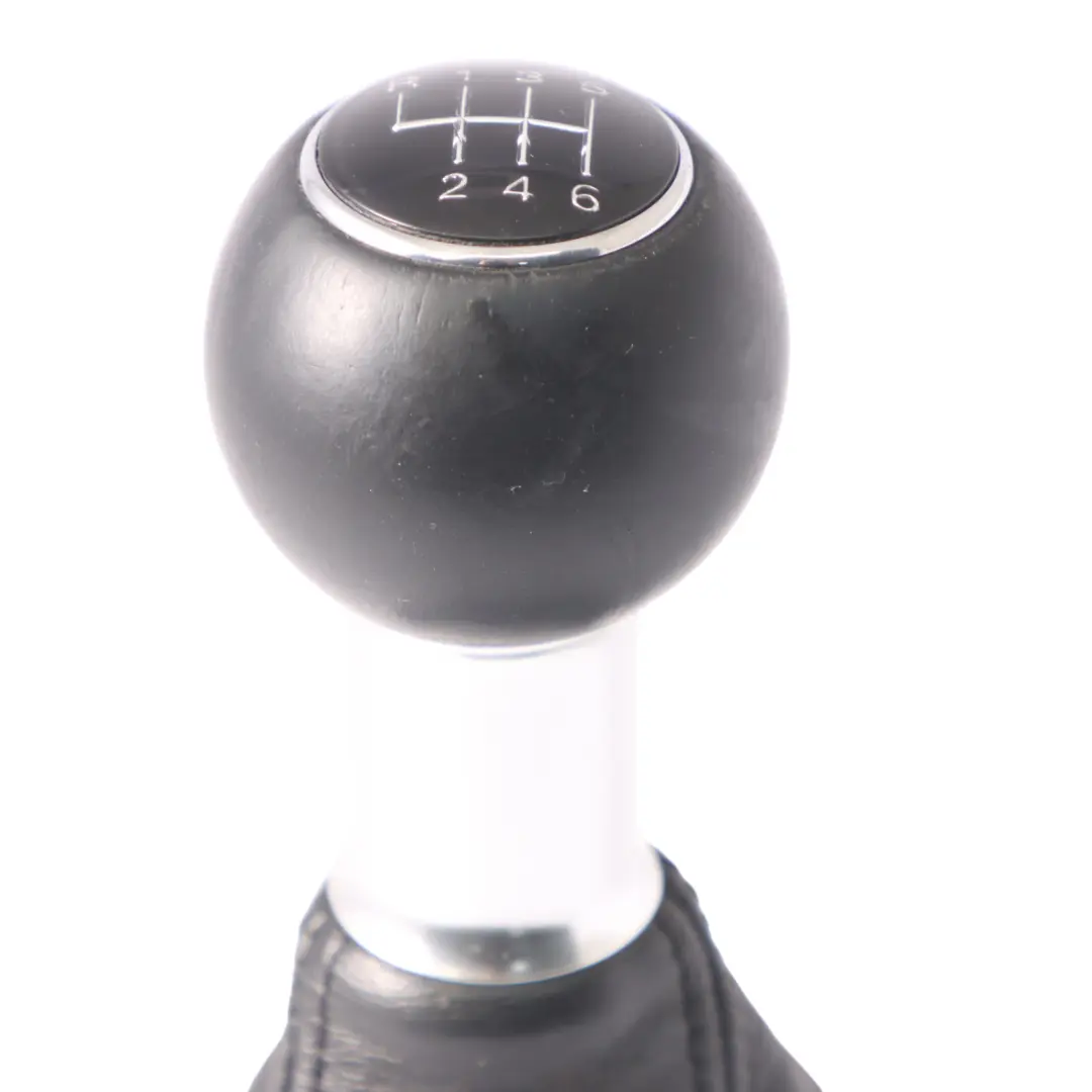 Pomo de la palanca de cambios de 6 velocidades de cuero para Audi A4 B7 con número de pieza 8E0863278DE Audi A4 B7 Pomo de la palanca de cambios de 6 velocidades de cuero - SKU 8E0863278DE - Número de pieza 8E0863278DE