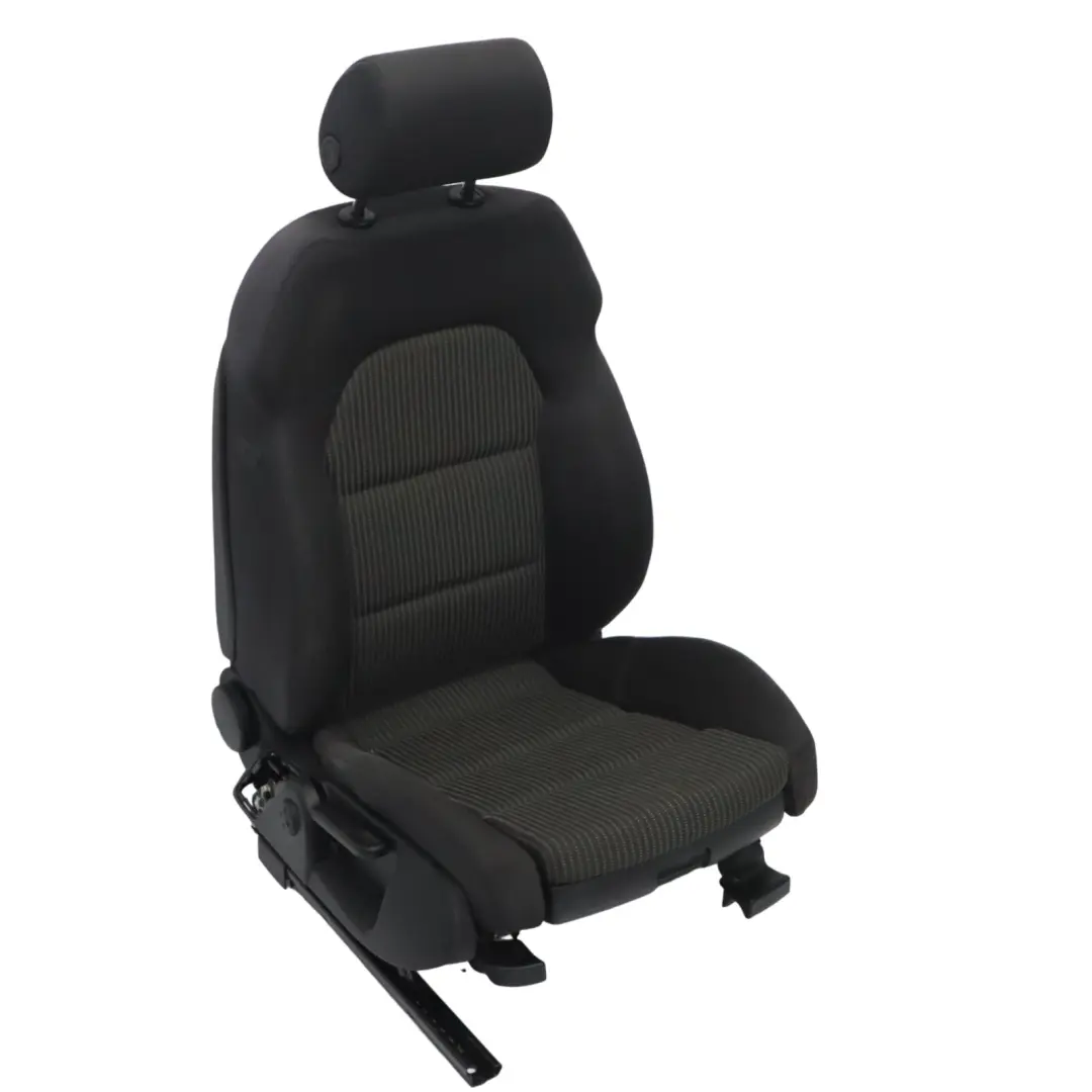 Audi A4 B7 Fotel Sportowy Przedni Prawy Przód Materiałowy Panther Czarny - SKU 8E0881806Q-1 - Numer Części 8E0881806Q