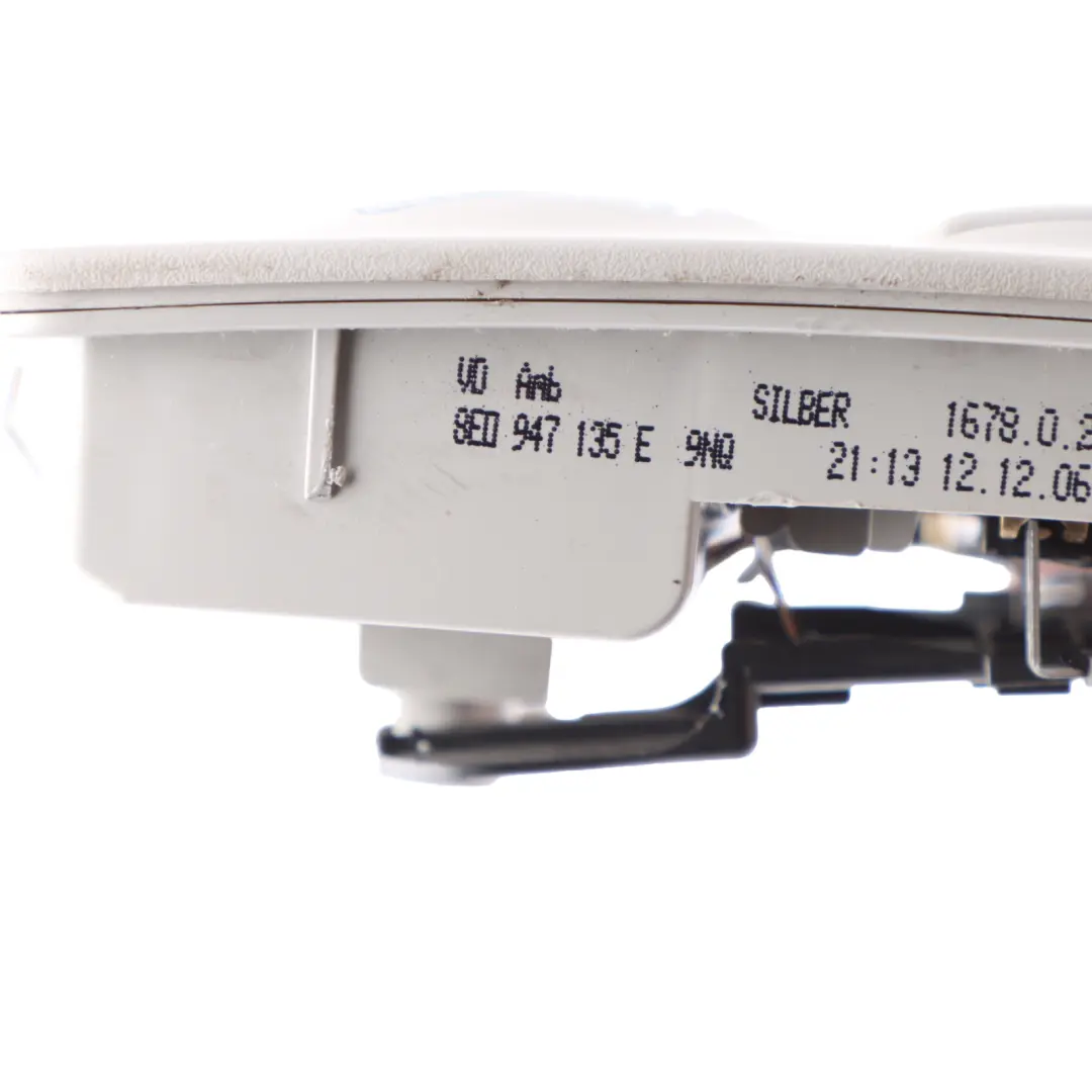 Audi A3 8P Panneau d'interrupteur lampe toit courtoisie intérieure - SKU 8E0947135D - Numéro de pièce 8E0947135D