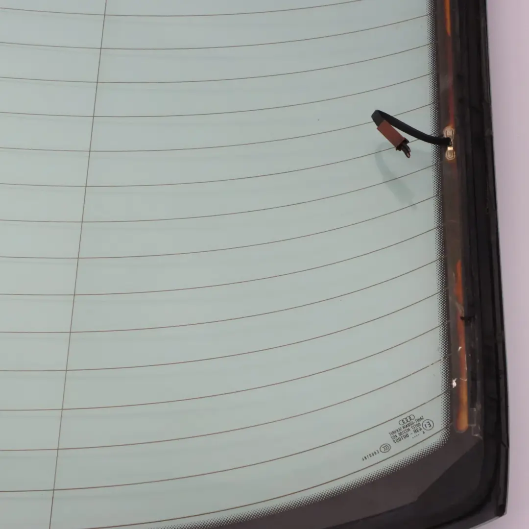 Szyba Tylna Klapy Bagażnika Szkło AS2 do Audi A4 RS4 o numerze 8E5845501N Audi A4 RS4 Szyba Tylna Klapy Bagażnika Szkło AS2 - SKU 8E5845501N - Numer Części 8E5845501N