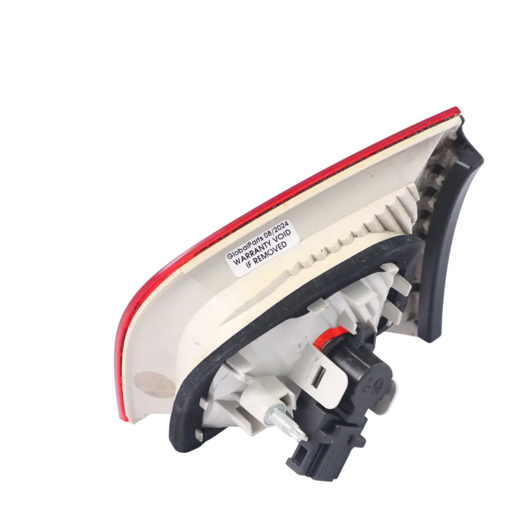 Luz Trasera Panel Lateral Panel Trasero Izquierdo 8E5945094A para Audi A4 B7 con número de pieza 8E5945093A Audi A4 B7 Luz Trasera Panel Lateral Panel Trasero Izquierdo 8E5945094A - SKU 8E5945093A - Número de pieza 8E5945093A