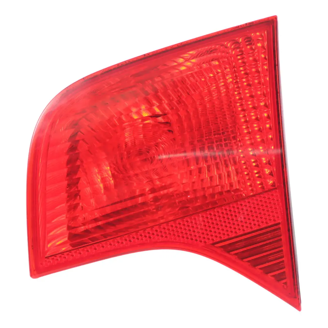 fanalino coda lampada laterale pannello posteriore destro per Audi A4 B7 con numero di parte 8E5945094A Audi A4 B7 fanalino coda lampada laterale pannello posteriore destro - SKU 8E5945094A - Numero di parte 8E5945094A