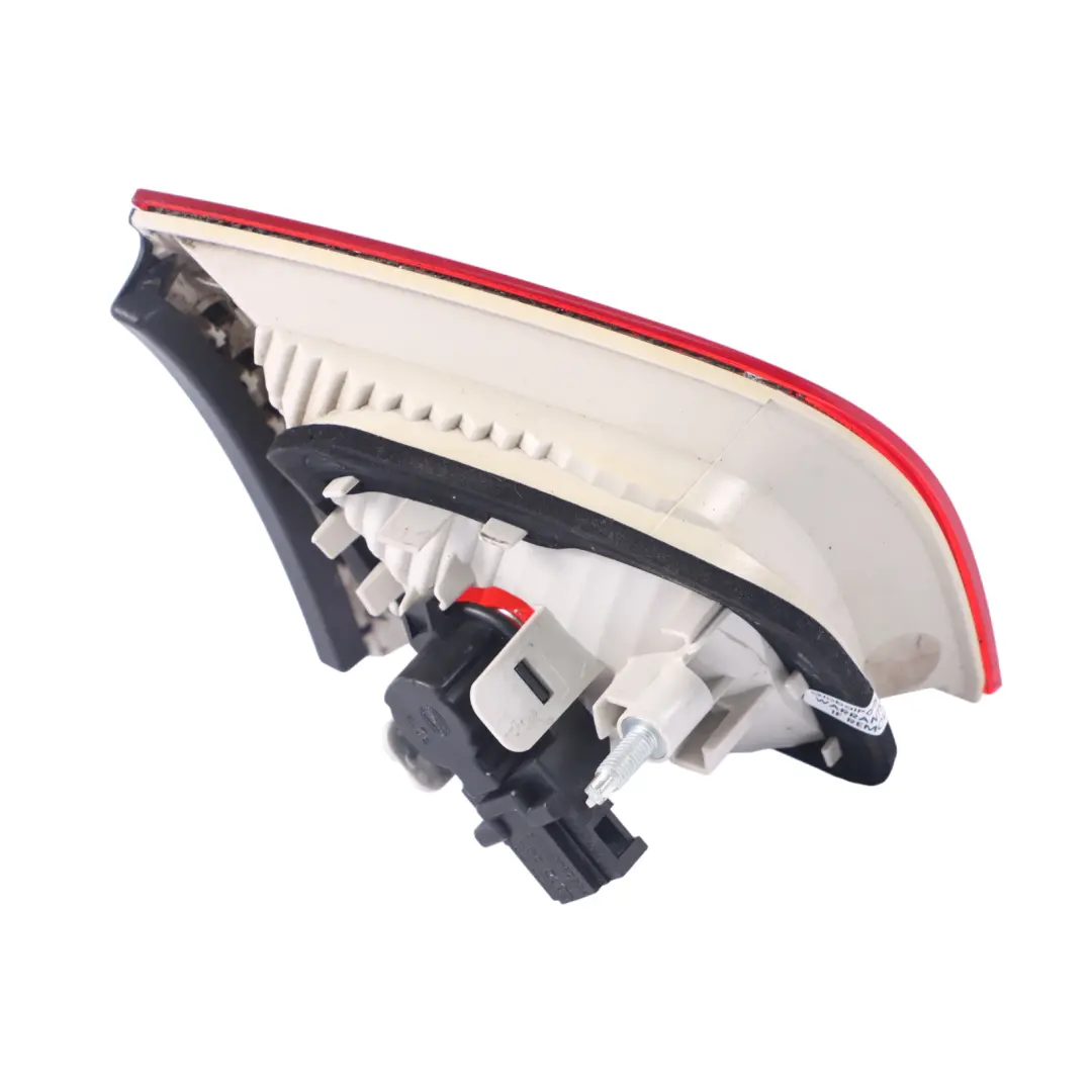 Lampa Tylna Prawa Prawy Tył do Audi A4 B7 o numerze 8E5945094A Audi A4 B7 Lampa Tylna Prawa Prawy Tył - SKU 8E5945094A - Numer Części 8E5945094A