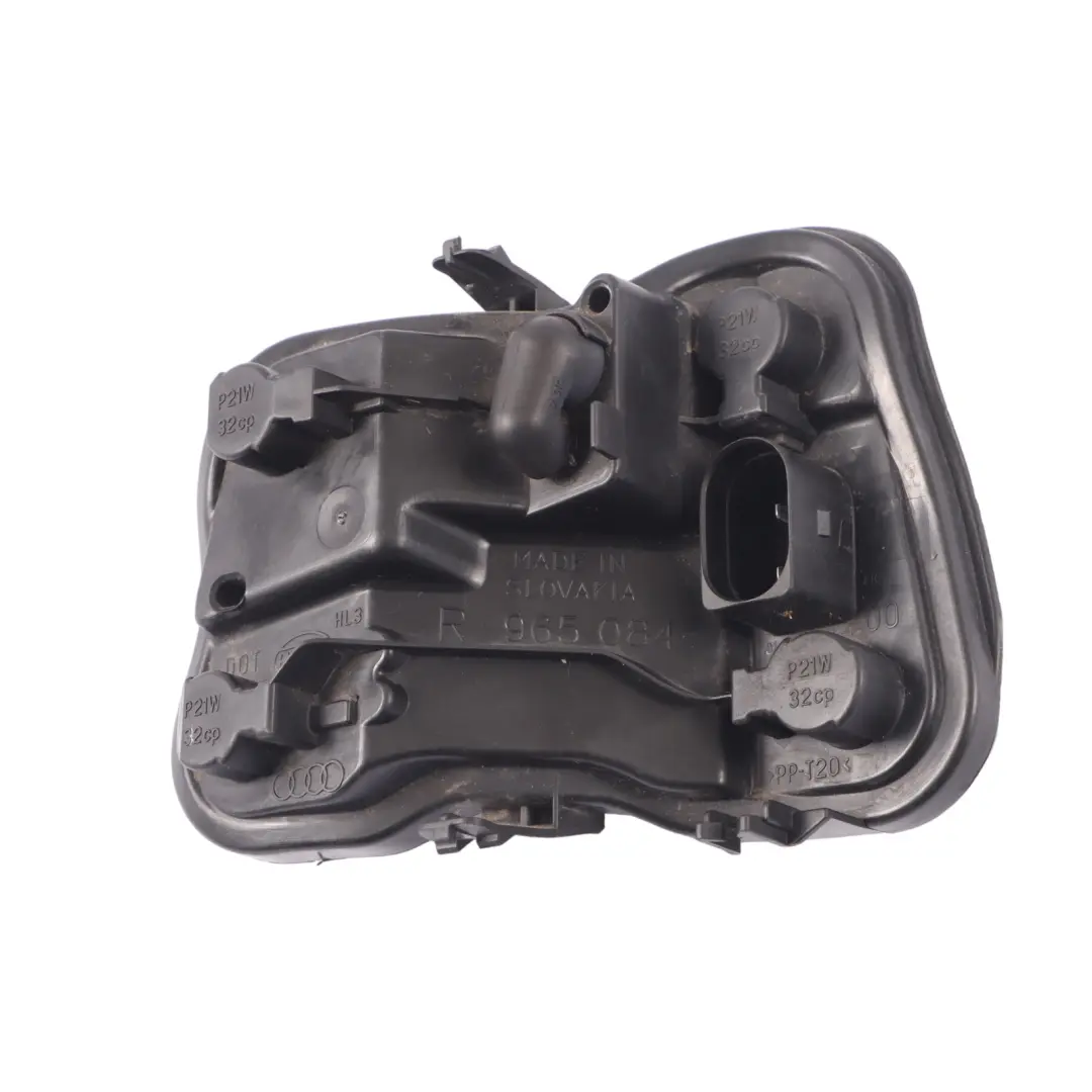 Luz Trasera Derecha Portalámparas para Audi A4 B7 con número de pieza 8E5945258B Audi A4 B7 Luz Trasera Derecha Portalámparas - SKU 8E5945258B - Número de pieza 8E5945258B