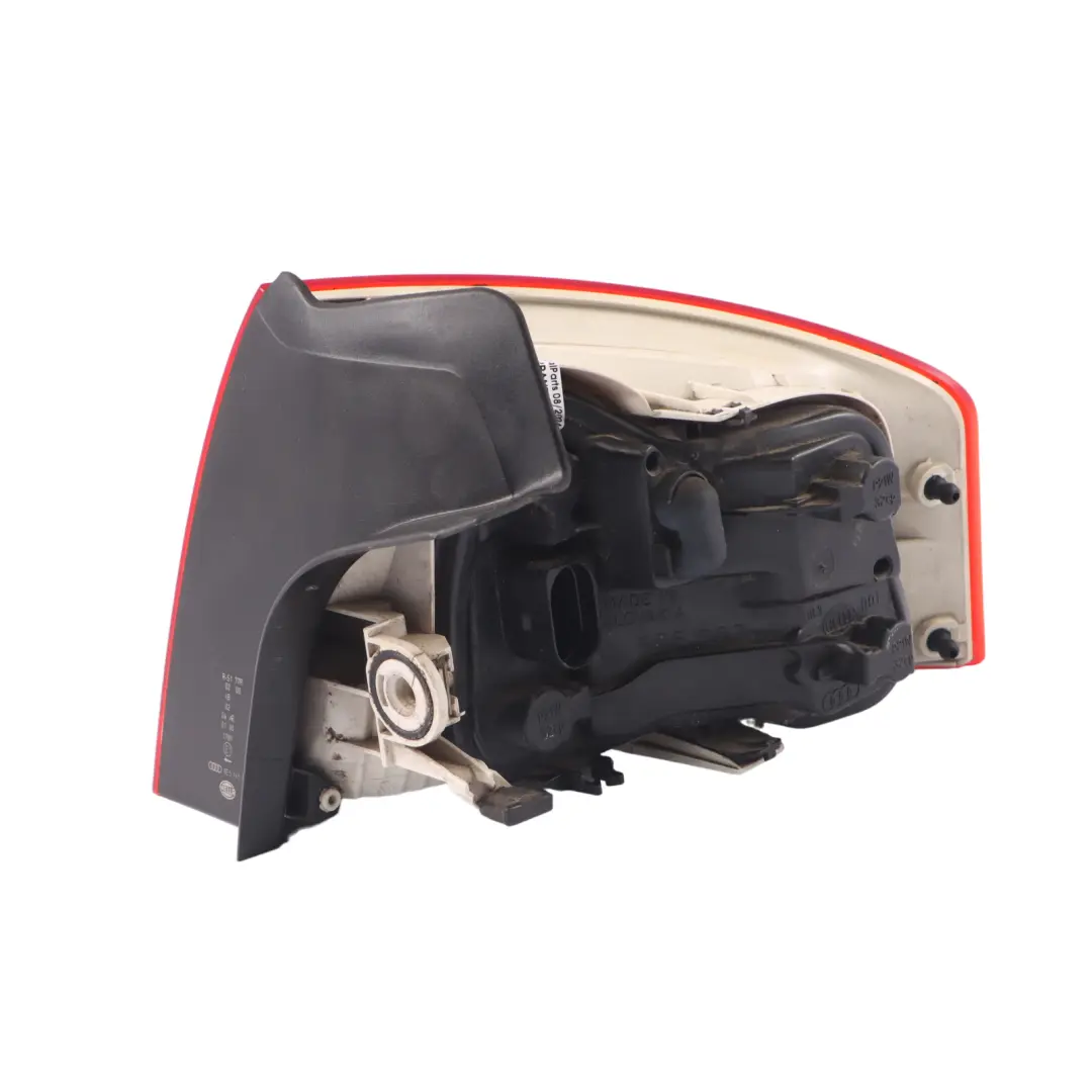 Feu arrière gauche Taillight pour Audi A4 B7 à propos du numéro de pièce 8E5945095 Audi A4 B7 Feu arrière gauche Taillight - SKU 8E5945095 - Numéro de pièce 8E5945095