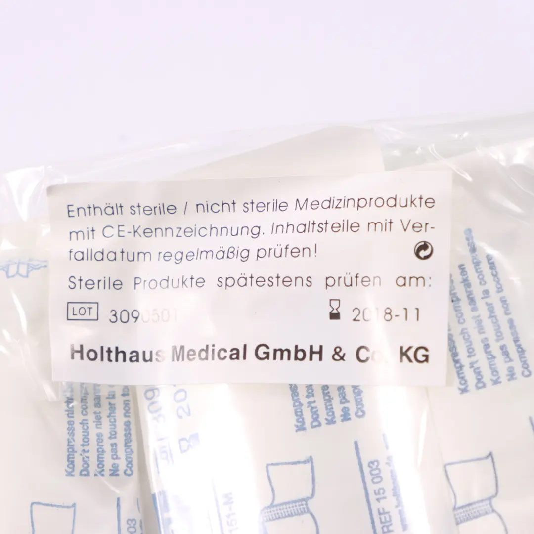 Universal Erste Hilfe Notfallkoffer Rotes Etui für Audi mit Teilenummer 8F0860282 Audi Universal Erste Hilfe Notfallkoffer Rotes Etui - SKU 8F0860282 - Teilenummer 8F0860282