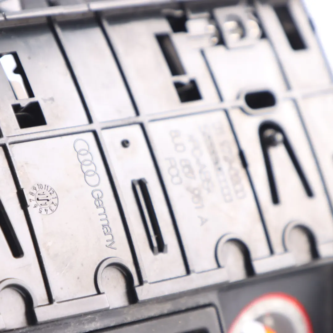 Audi TT 8J Schowek Popielniczka Szczotkowane Aluminium Port 12V - SKU 8J0857951A - Numer Części 8J0857951A