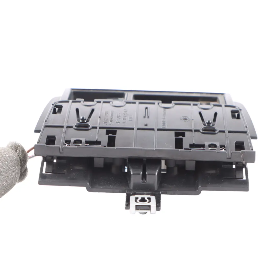 Console Compartiment rangement Cendrier Garniture 12V pour Audi TT 8J à propos du numéro de pièce 8J0857951A Audi TT 8J Console Compartiment rangement Cendrier Garniture 12V - SKU 8J0857951A - Numéro de pièce 8J0857951A