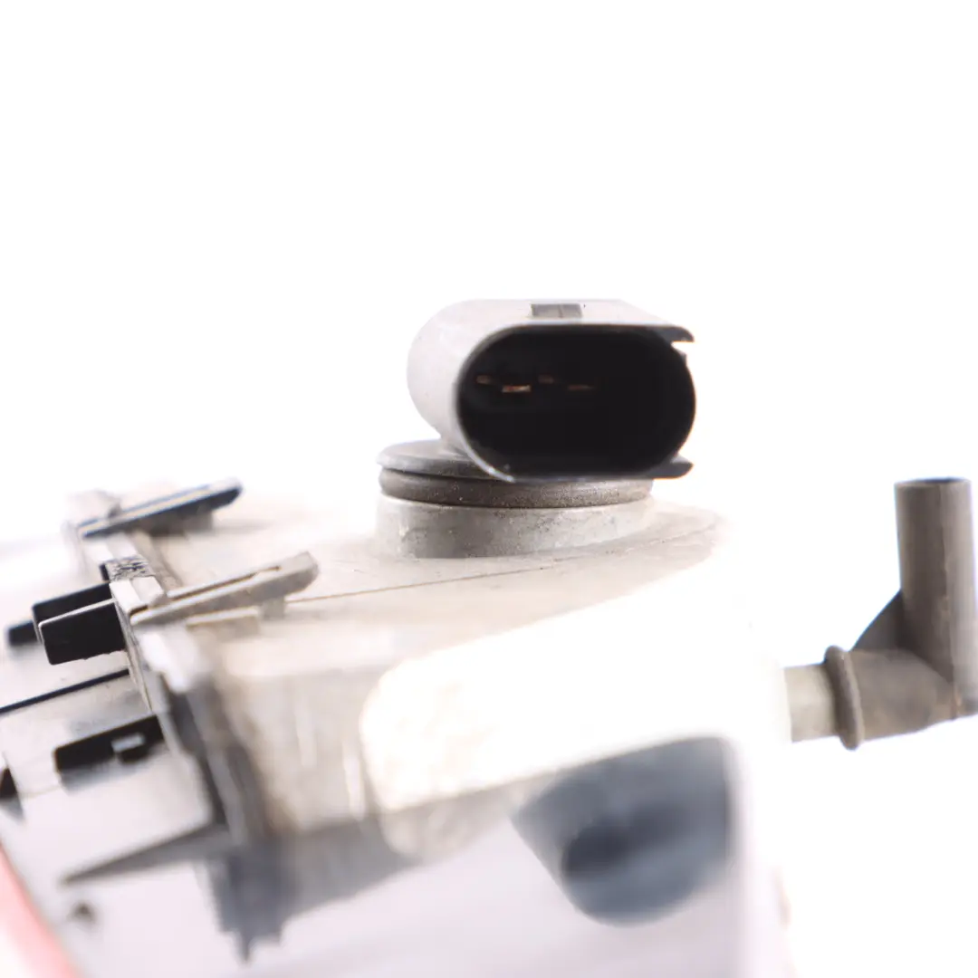 Mk2 8J Zderzak Tylny Światło Lampa Przeciwmgielna do Audi TT o numerze 8J0945703 Audi TT Mk2 8J Zderzak Tylny Światło Lampa Przeciwmgielna - SKU 8J0945703 - Numer Części 8J0945703