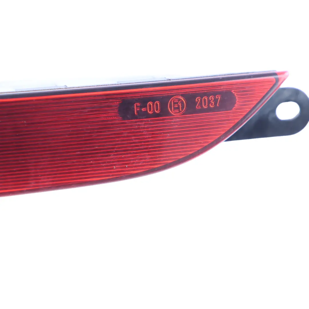 Audi TT Mk2 8J Parachoques Trasero Centro Luz Antiniebla - SKU 8J0945703 - Número de pieza 8J0945703