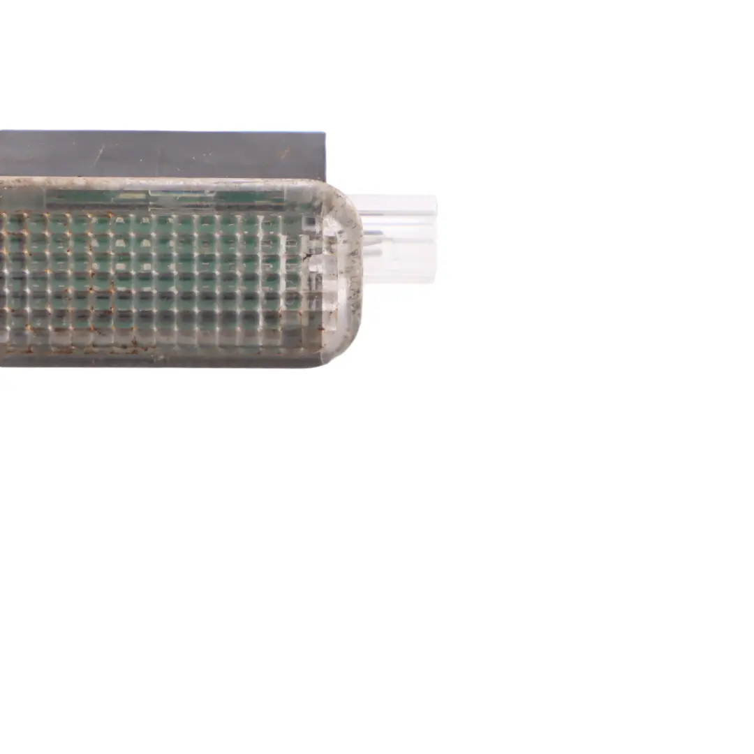 Luz interior de cortesía Luz de maletero para Audi A1 8X con número de pieza 8J0947409 Audi A1 8X Luz interior de cortesía Luz de maletero - SKU 8J0947409 - Número de pieza 8J0947409