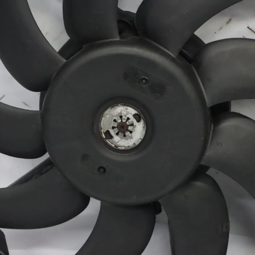 Copriventola Radiatore per Audi A5 8T 3.0 TDI CAPA con numero di parte 8K0121003H Audi A5 8T 3.0 TDI CAPA Copriventola Radiatore - SKU 8K0121003H - Numero di parte 8K0121003H