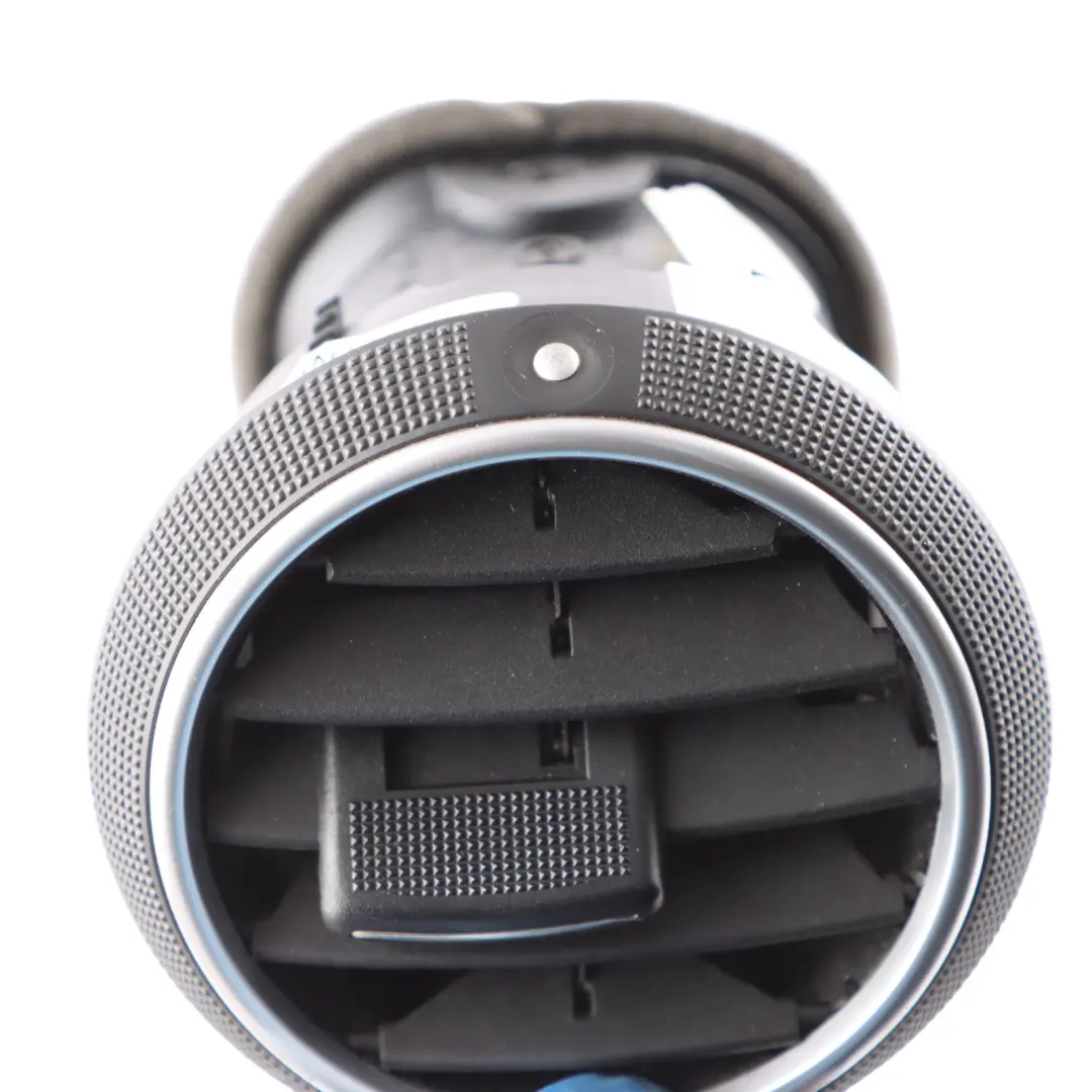 Audi A3 8P Lüftungs Gitter für Armaturen Brett Vorne Heizung - SKU 8P0820901D - Teilenummer 8P0820901D