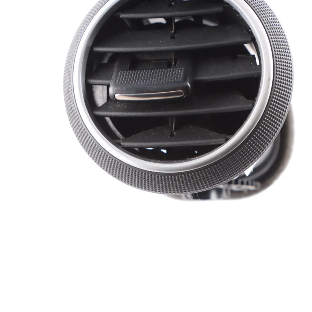 Audi A3 8P Lüftungs Gitter für Armaturen Brett Vorne Heizung - SKU 8P0820901D - Teilenummer 8P0820901D