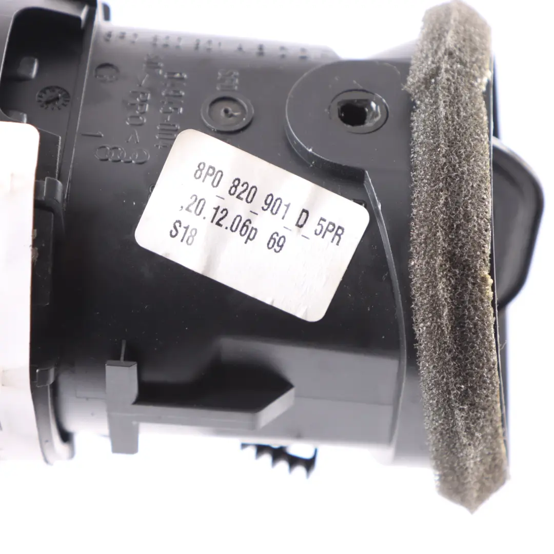 Audi A3 8P Lüftungs Gitter für Armaturen Brett Vorne Heizung - SKU 8P0820901D - Teilenummer 8P0820901D