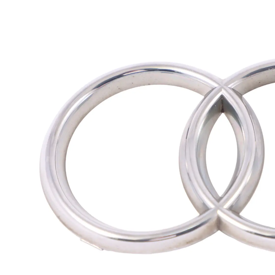 Parachoques Embellecedor Delantero Central Cromado Emblema para Audi A3 8P con número de pieza 8P0853605 Audi A3 8P Parachoques Embellecedor Delantero Central Cromado Emblema - SKU 8P0853605 - Número de pieza 8P0853605