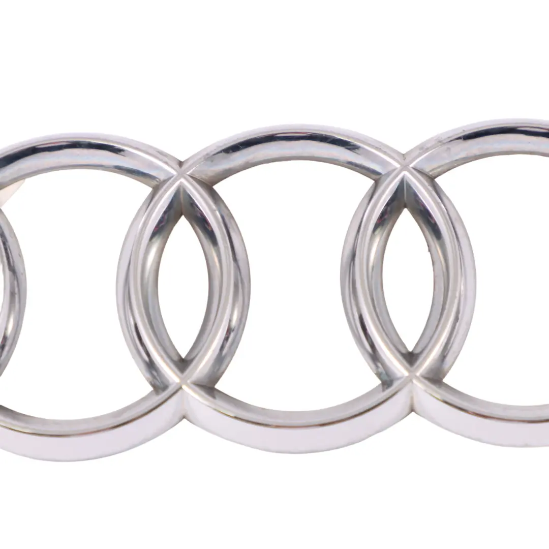 Emblema Portellone Posteriore Coperchio Baule Cromato per Audi A3 8P con numero di parte 8P0853742 Audi A3 8P Emblema Portellone Posteriore Coperchio Baule Cromato - SKU 8P0853742 - Numero di parte 8P0853742