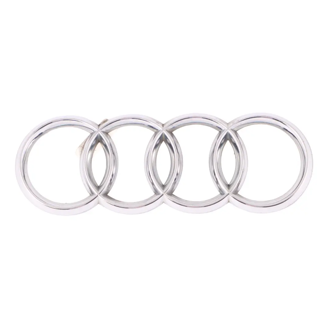 Emblema Portellone Posteriore Coperchio Baule Cromato per Audi A3 8P con numero di parte 8P0853742 Audi A3 8P Emblema Portellone Posteriore Coperchio Baule Cromato - SKU 8P0853742 - Numero di parte 8P0853742
