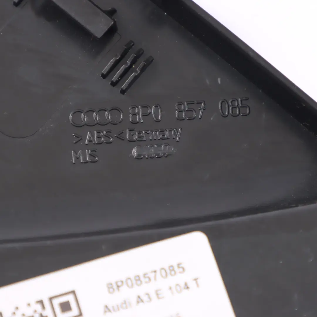 Osłona Boczna Deski Rozdzielczej Lewa Przednia Panel do Audi A3 8P o numerze 8P0857085 Audi A3 8P Osłona Boczna Deski Rozdzielczej Lewa Przednia Panel - SKU 8P0857085 - Numer Części 8P0857085