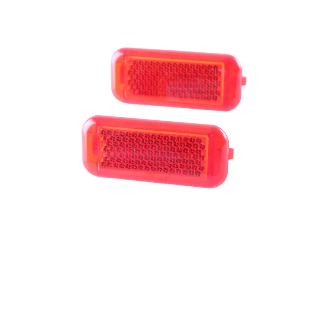 Reflector Puerta Delantera Trasera Izquierda Derecha Roja para Audi A3 8P con número de pieza 8P0947412 Audi A3 8P Reflector Puerta Delantera Trasera Izquierda Derecha Roja - SKU 8P0947412 - Número de pieza 8P0947412
