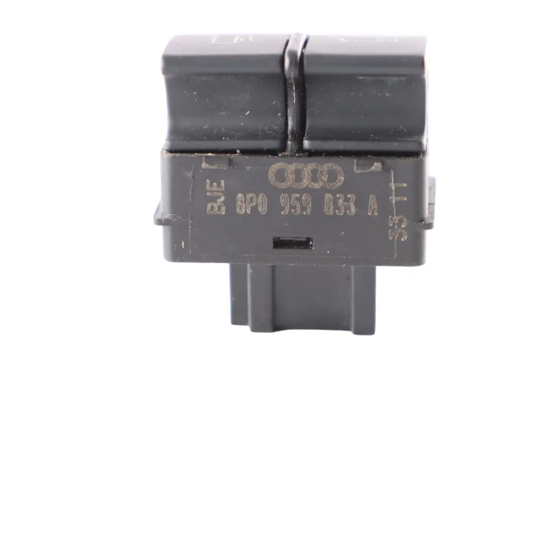 Audi TT 8J Przycisk Otwierania Klapy Bagażnika Wlewu Paliwa Tył - SKU 8P0959833A - Numer Części 8P0959833A