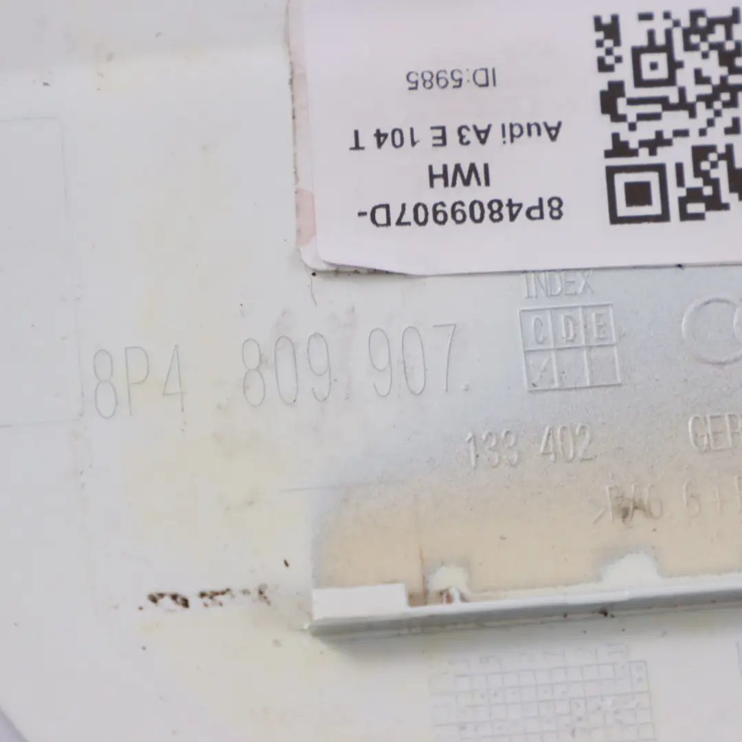 Audi A3 8P Coperchio Sportello Carburante Riempimento Sportello Ibis Bianco Y9C - SKU 8P4809907D-IWH - Numero di parte 8P4809907D-IWH