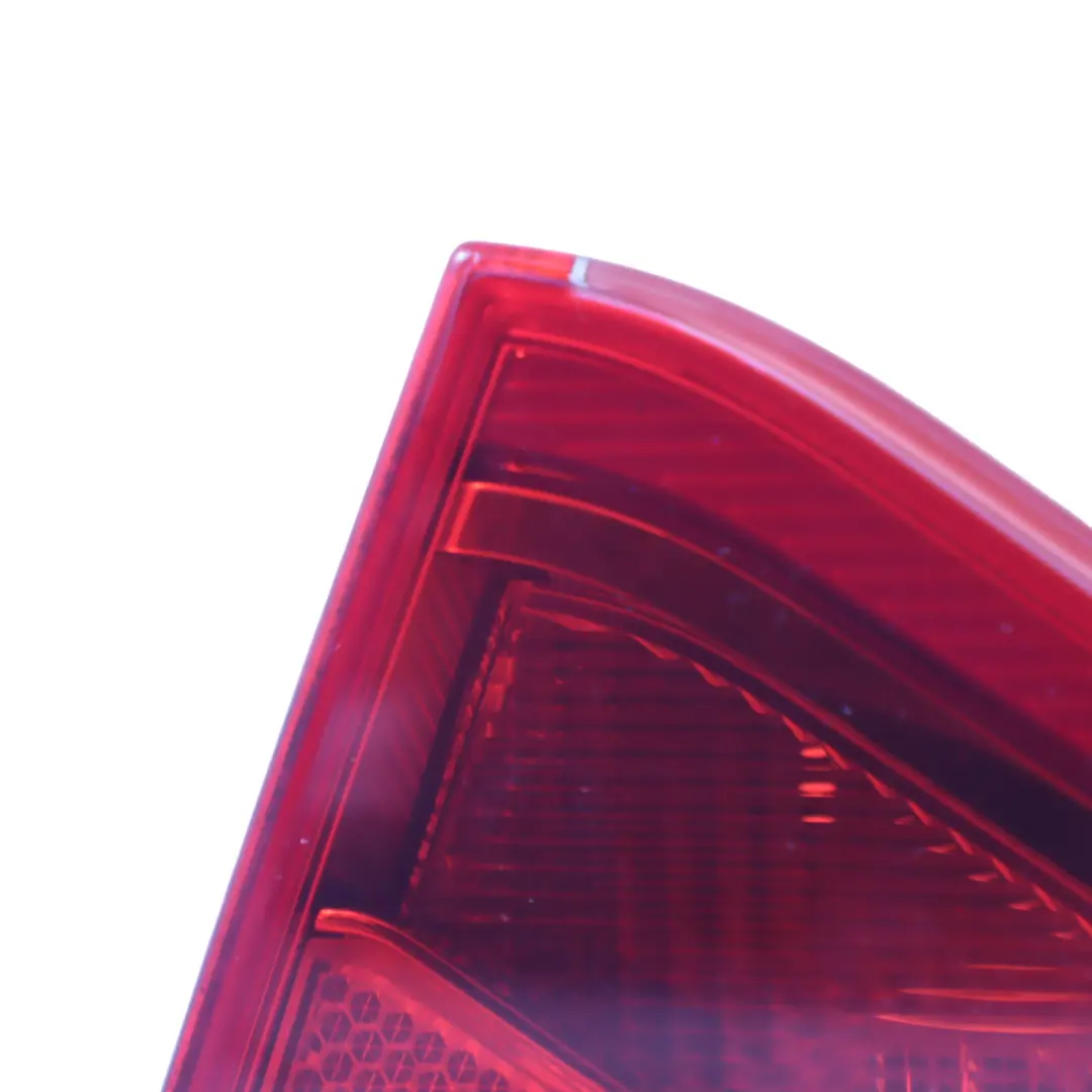 Feu Arrière Droit Intérieur pour Audi A5 8T à propos du numéro de pièce 8T0945094 Audi A5 8T Feu Arrière Droit Intérieur - SKU 8T0945094 - Numéro de pièce 8T0945094