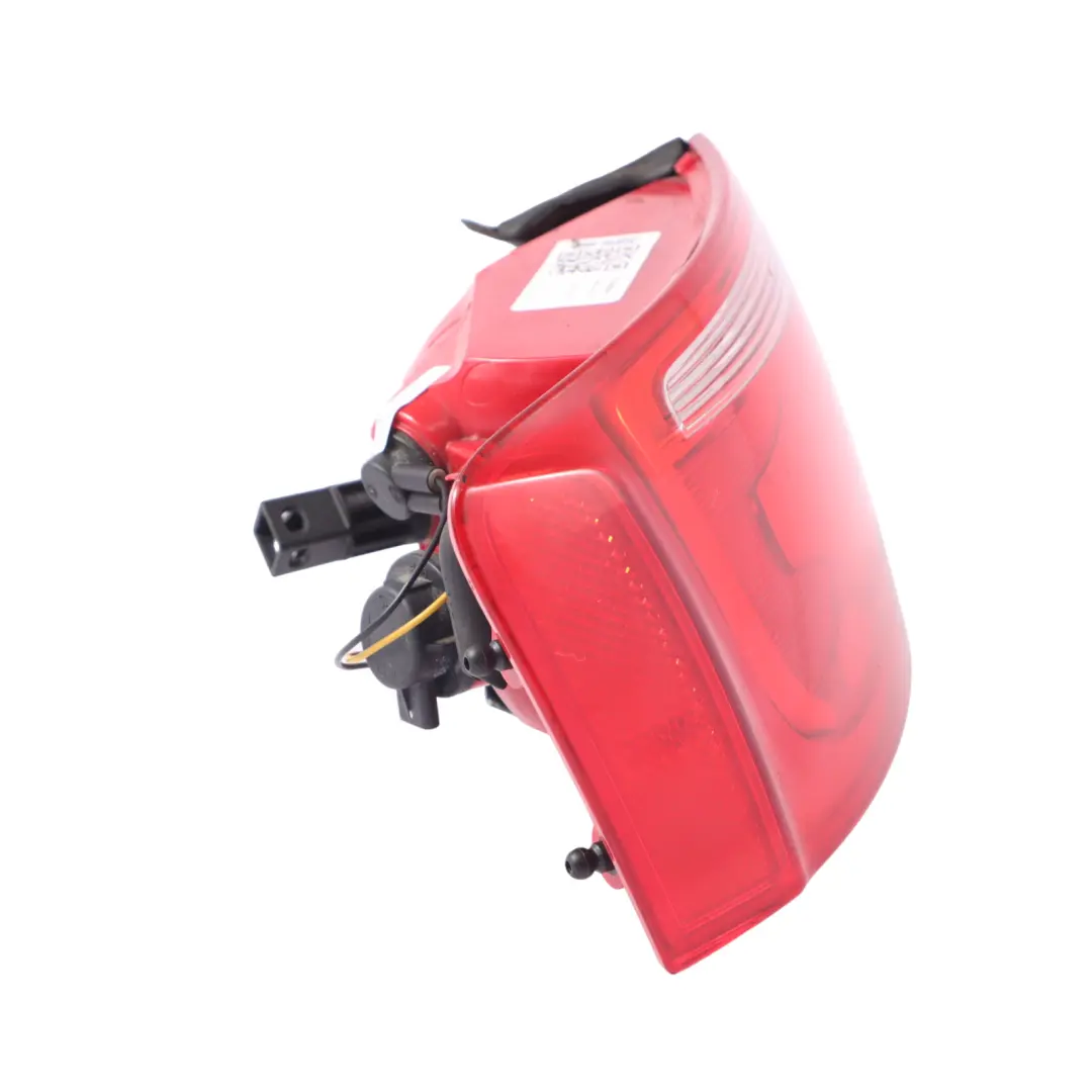Lampa Lewa Tył Zewnętrzne do Audi A5 8T o numerze 8T0945095 Audi A5 8T Lampa Lewa Tył Zewnętrzne - SKU 8T0945095 - Numer Części 8T0945095