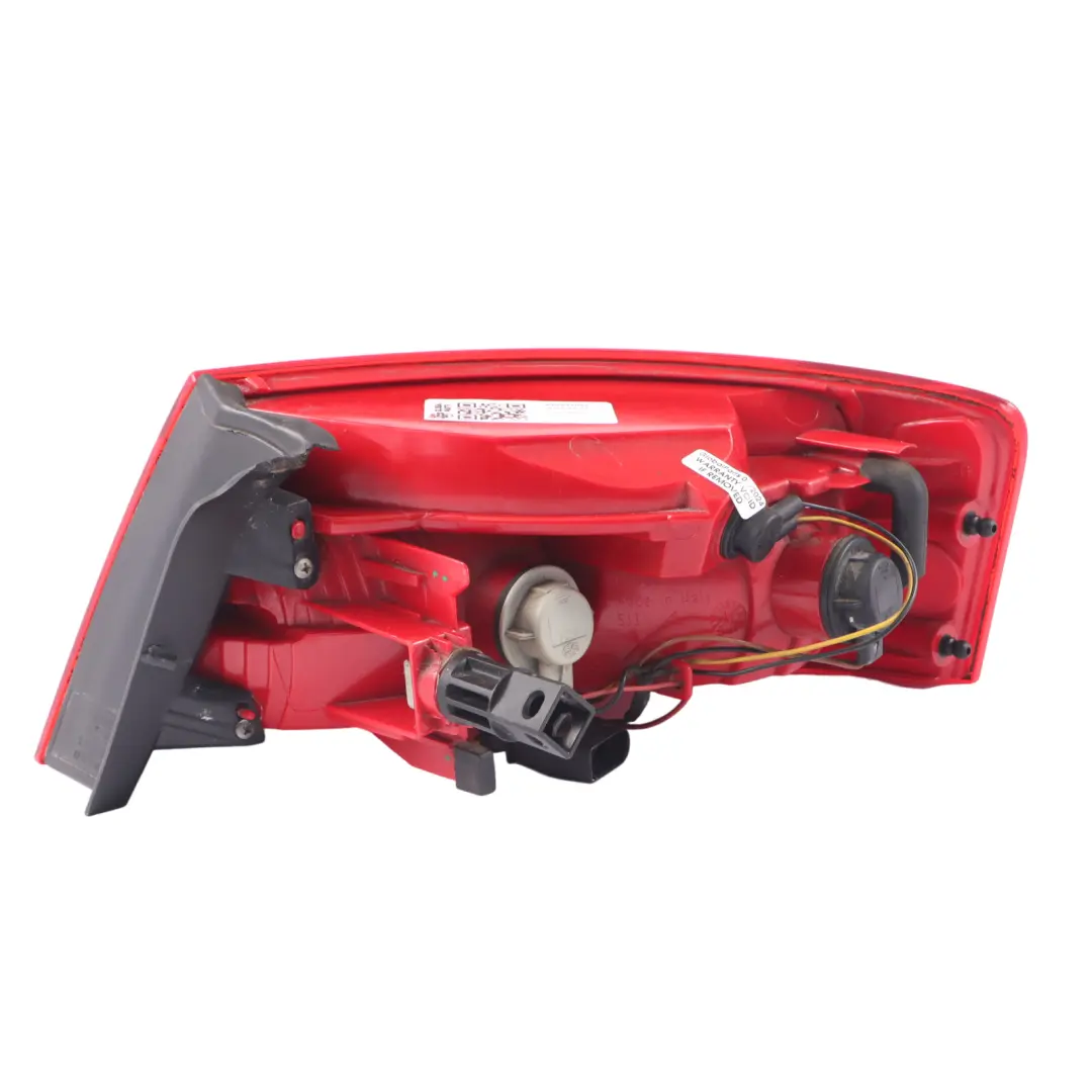 Lampa Lewa Tył Zewnętrzne do Audi A5 8T o numerze 8T0945095 Audi A5 8T Lampa Lewa Tył Zewnętrzne - SKU 8T0945095 - Numer Części 8T0945095